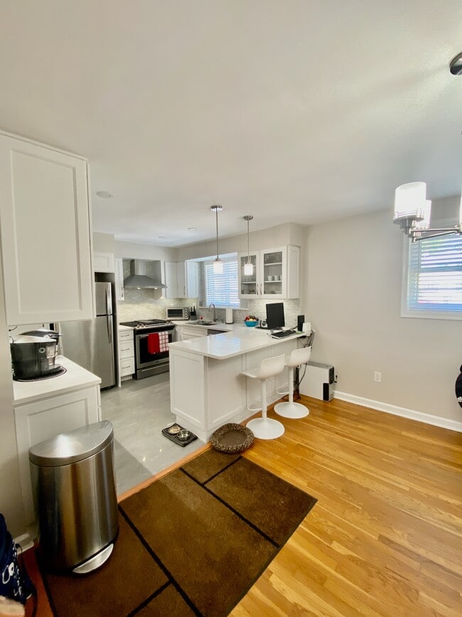 Building Photo - 5307 Pooks Hill Rd