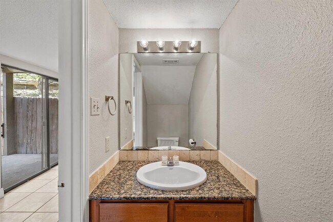 Building Photo - 6525 Hart Ln