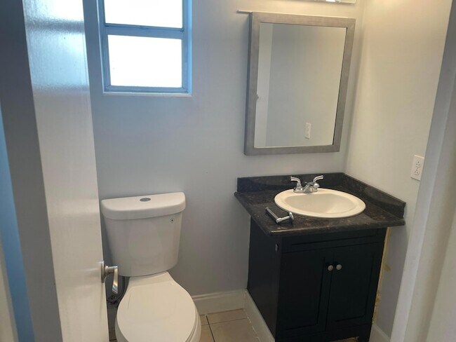 Building Photo - 4500 N Flagler Dr