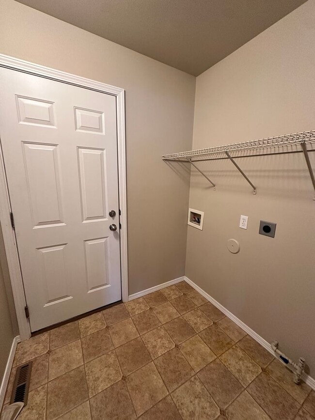 Building Photo - Gorgeous 3 Bedroom 2 Bath Home in Hayden!