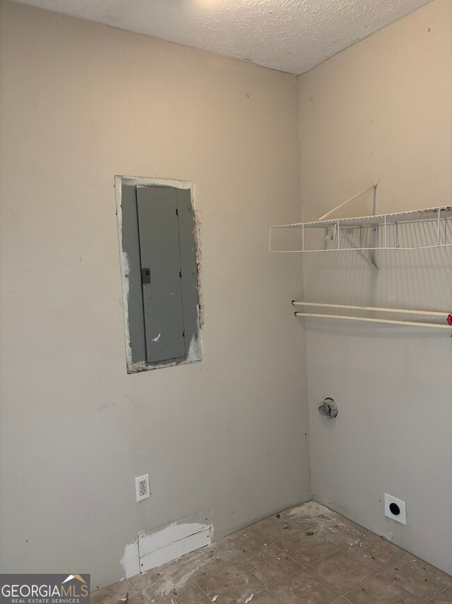 Building Photo - 138 White River Rd