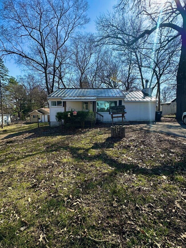 Building Photo - 127 Hickory Nut Ln