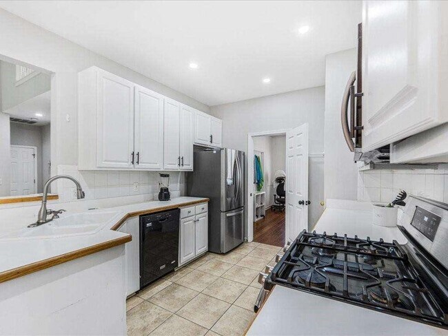 Building Photo - 3042 Oak Vista Way SW