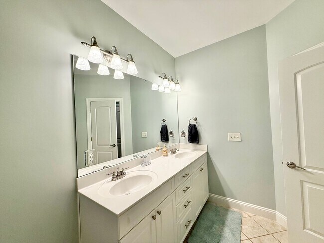 Building Photo - **OFFERING WAIVED APPLICATION FEES** Luxur...