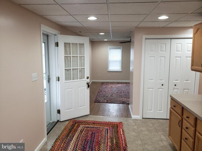 Building Photo - 417 S Washington St