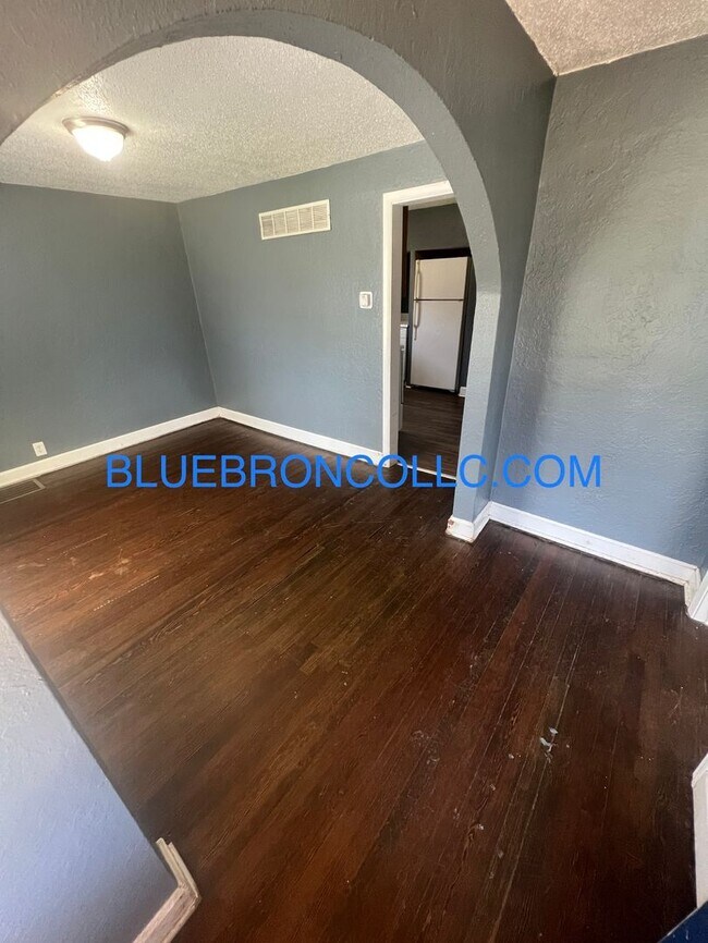 Building Photo - Cozy 1 bedroom house with a lot to offer