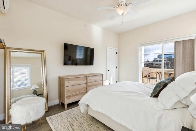 Building Photo - 103 Front St