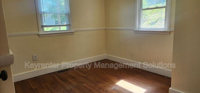 Building Photo - 813 Highland Ave