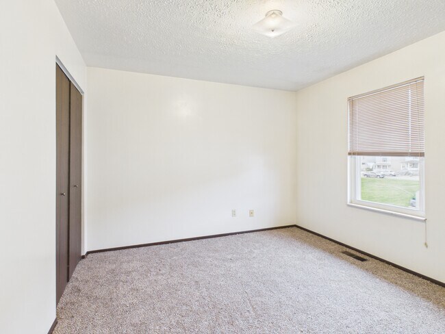 Building Photo - 534 Martin Ave