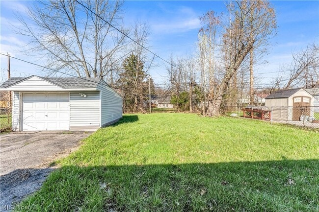 Building Photo - 2521 Greenvale Rd