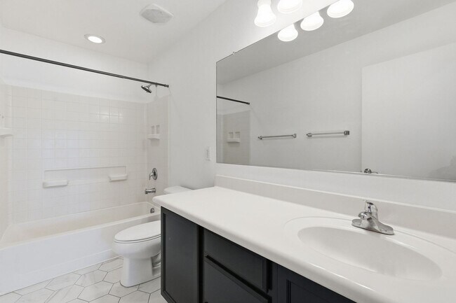 Building Photo - Spacious 4 Bedroom 2 Bath In Peoria with Pool and Sports Court