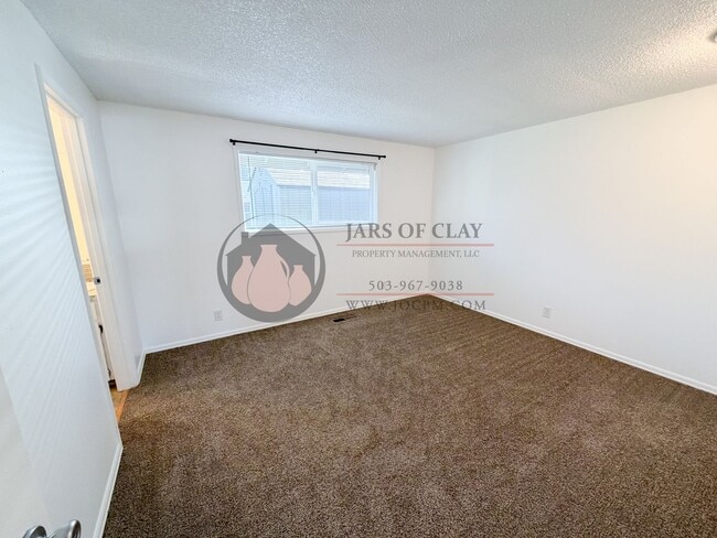 Building Photo - Move in ready South Salem Home!