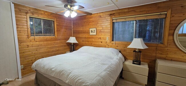Building Photo - 2 Bedroom in Lake Cushman