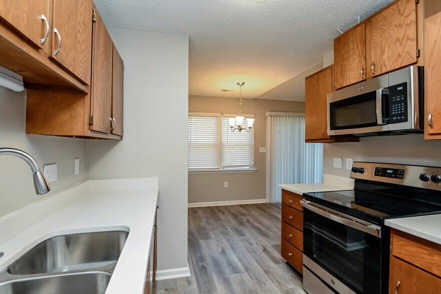 Building Photo - 5604 Lyford Ct