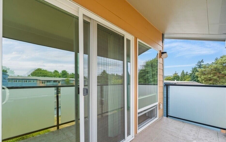 Building Photo - 15146 65th Ave S