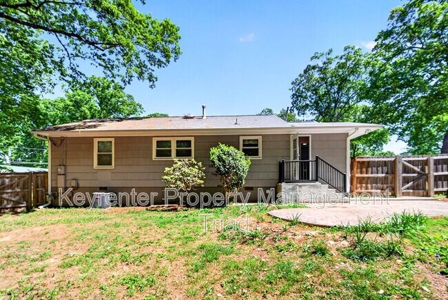 Building Photo - 3601 Normandy Rd