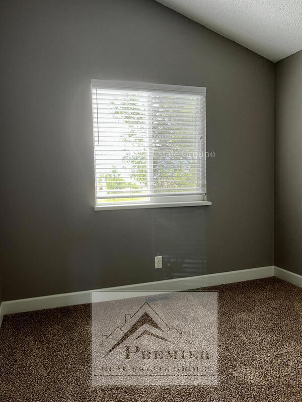 Building Photo - 3466 Foxridge Dr