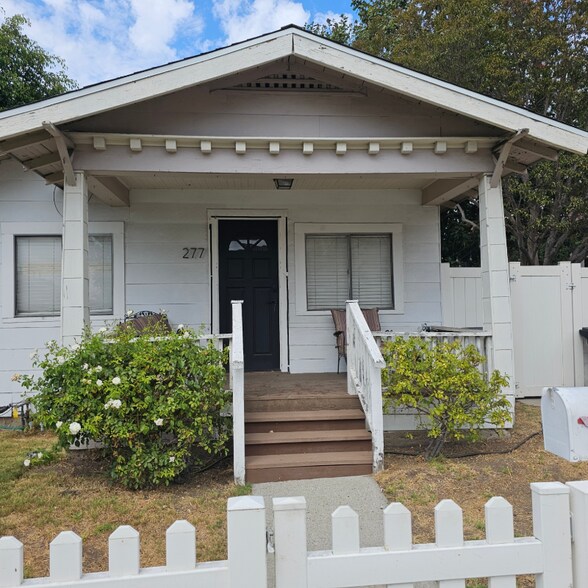 Primary Photo - 277 E Providencia Ave