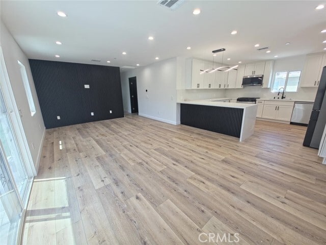 Building Photo - 7333 Vanalden Ave