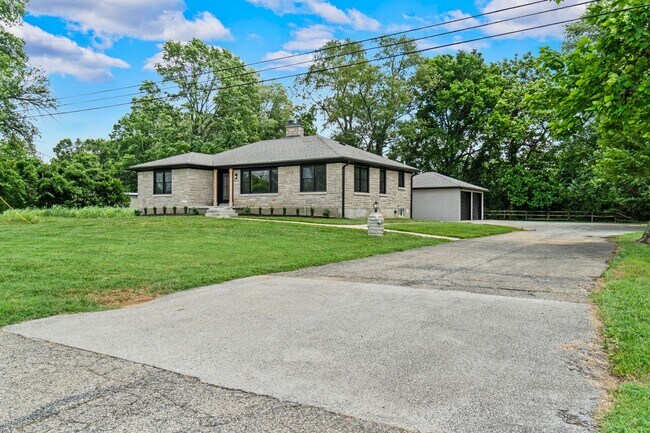 Building Photo - For Sale or Rent – Fully Renovated Stone R...