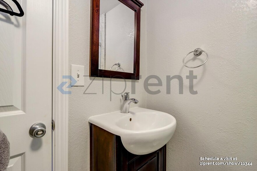 Building Photo - 1081 De Haro St