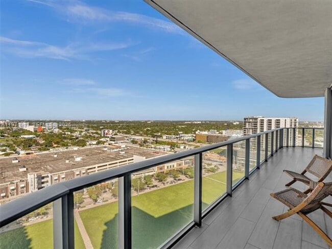 Building Photo - 121 NE 34th St