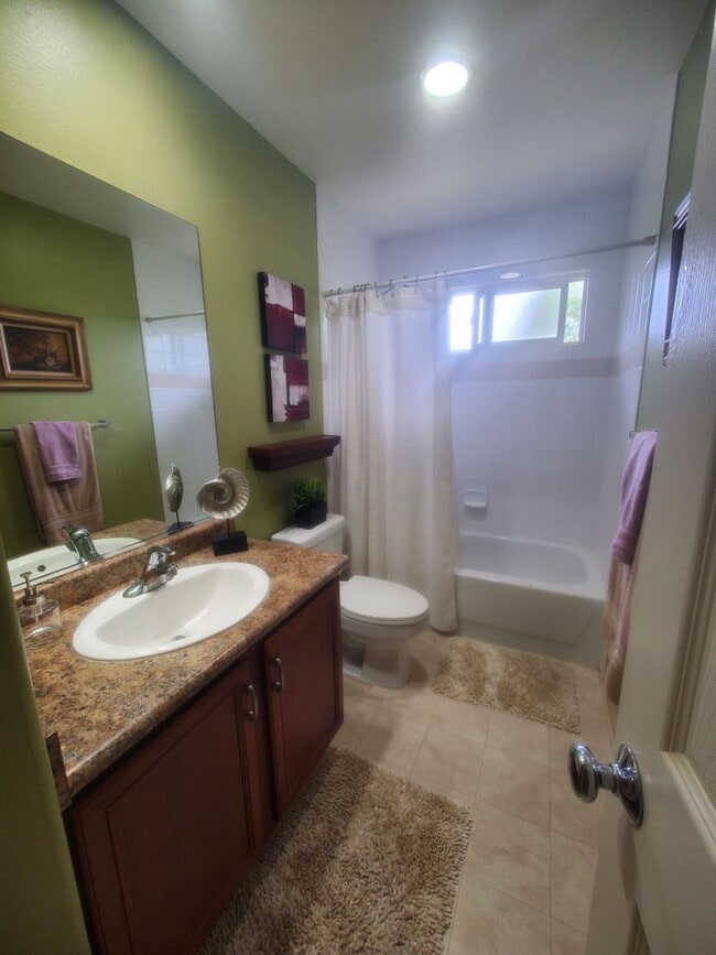 Building Photo - Furnished unit in Kihei