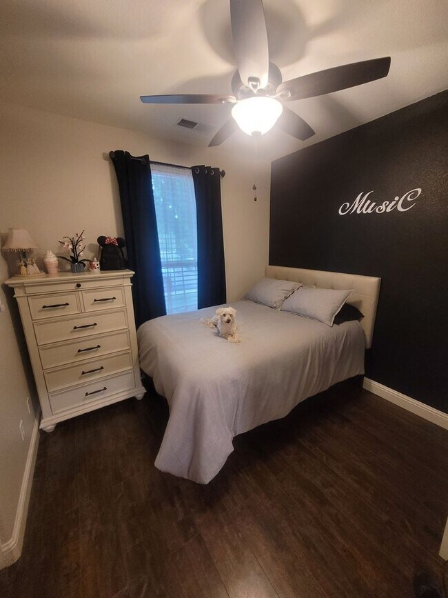 Building Photo - BEAUTIFUL - UPGRADED - LAMINATE FLOORING -...