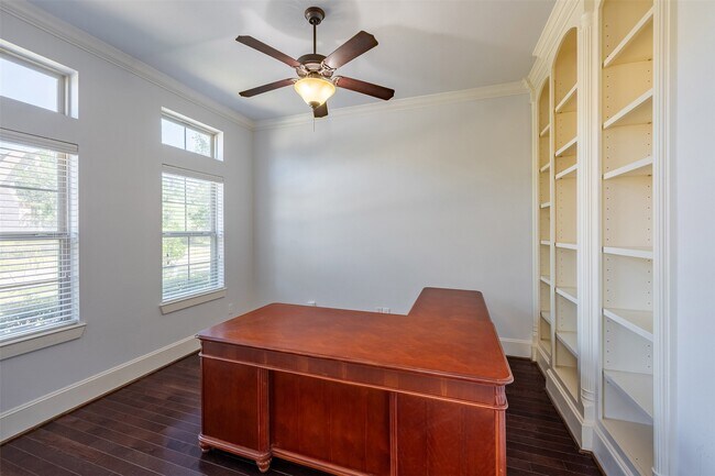 Building Photo - 12955 Lake Parc Bend Drive