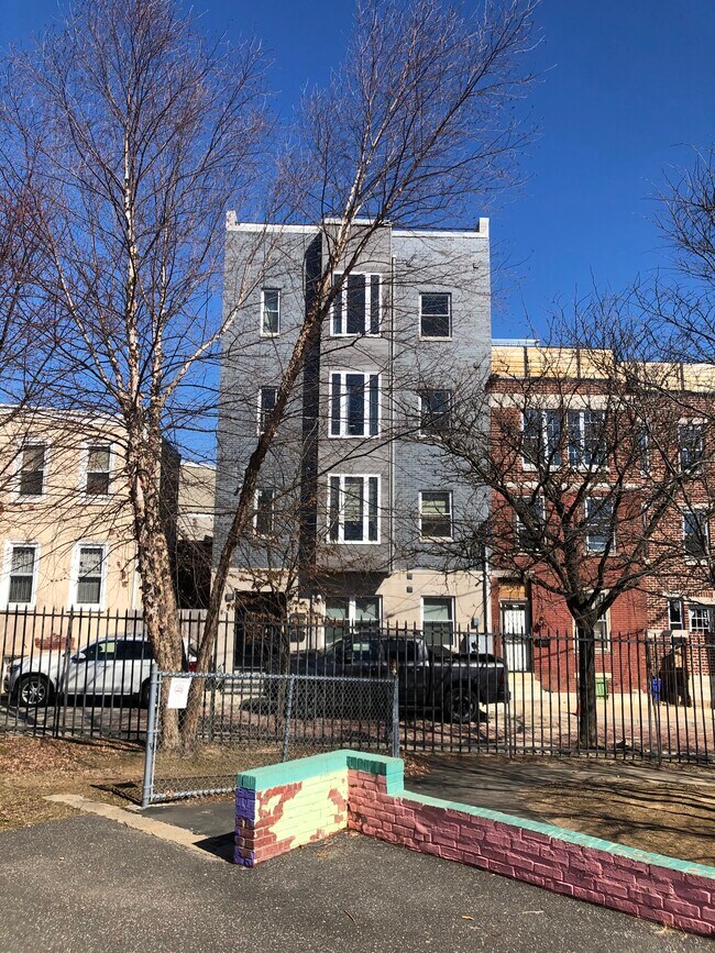 Primary Photo - 819 Cameron St