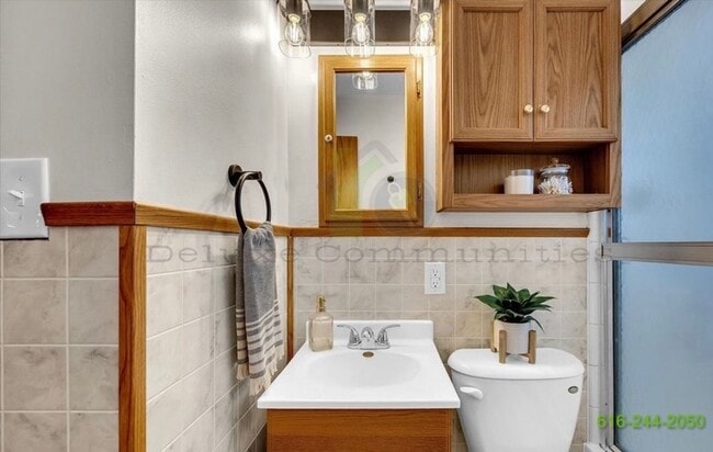 Building Photo - Newly Remodeled 3 Bedroom Kentwood Home! S...