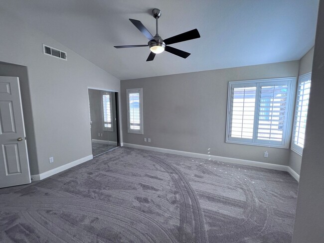 Building Photo - 4 bedroom Southwest Valley Charmer! Easy d...