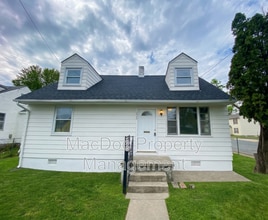 Building Photo - 1500 Airport Ave