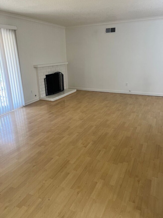 Building Photo - Welcome to the East Whittier 3 Bedroom House.