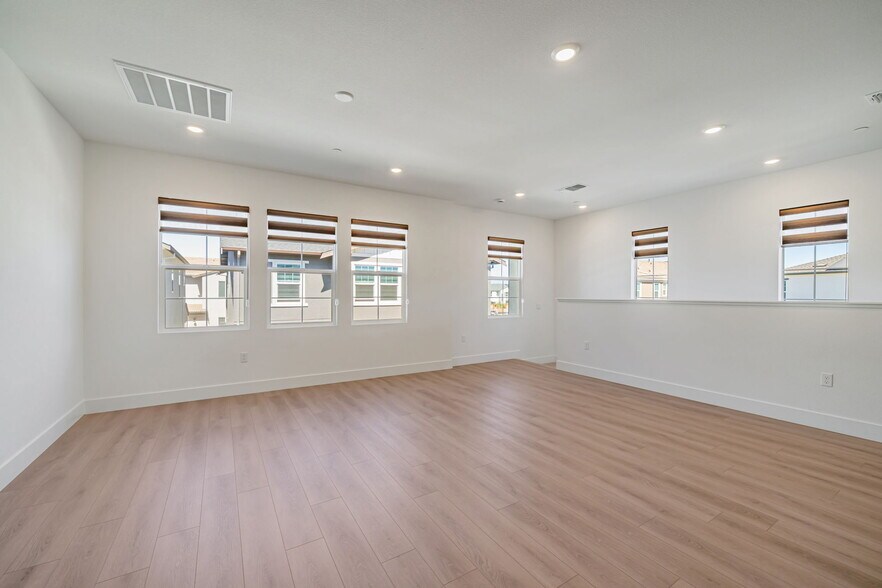 Building Photo - 62 W San Diego Dr