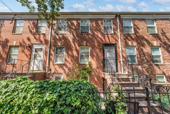 Building Photo - 354 1st St