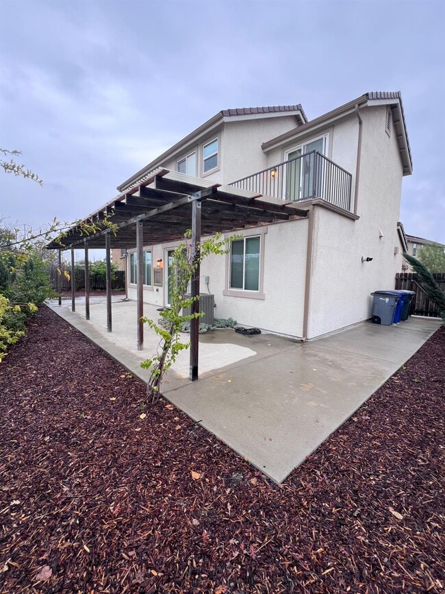 Building Photo - 2020 Makenna Dr