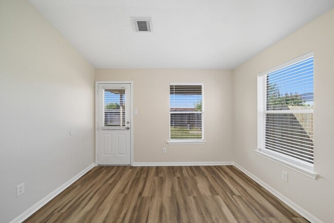 Building Photo - 1735 Riane Ln