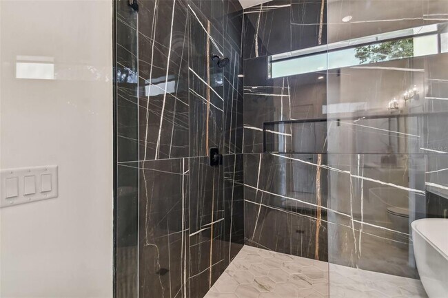 Building Photo - 4717 W Oklahoma Ave