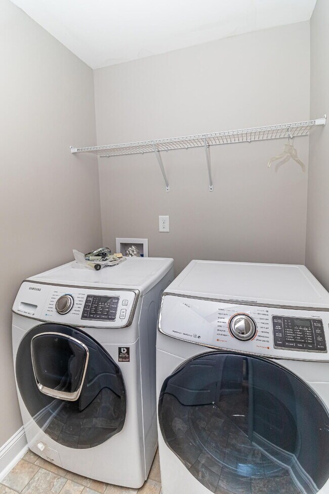 Building Photo - STUNNING & SPACIOUS! GANDER LAKE 4 BR | 3 BA IN PIKEVILLE SCHOOL DISTRICT *LAWN CARE INCLUDED!*