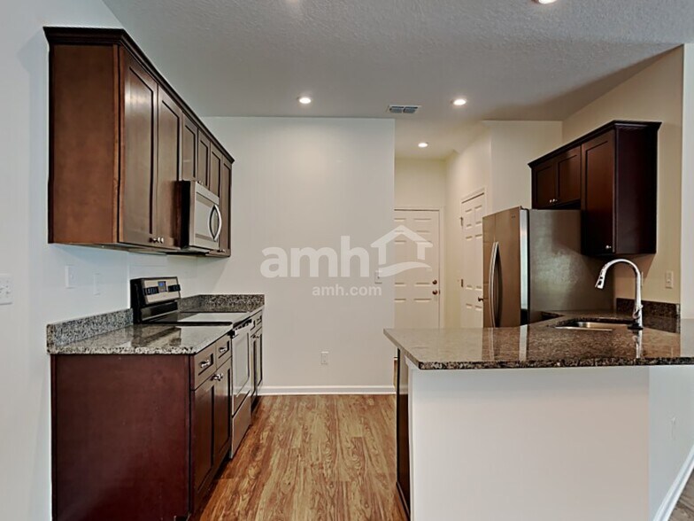 Building Photo - 220 W Jayce Wy