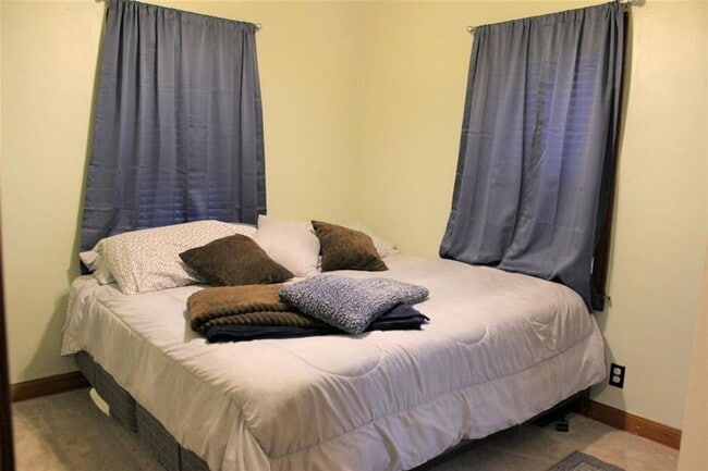 Building Photo - 3 bedroom in the Heart of Moline