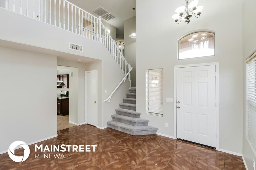 Building Photo - 7019 S 43rd Dr