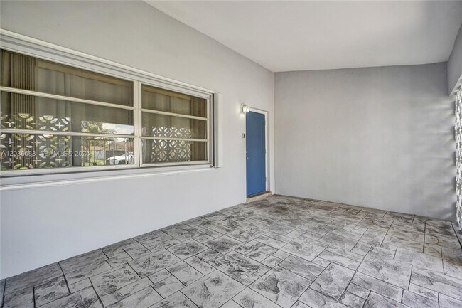 Building Photo - 7953 Panama St