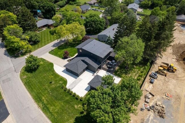 Building Photo - 2777 Donna Dr