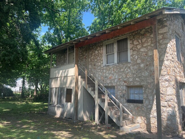 Primary Photo - 222 1/2 W. Shawnee