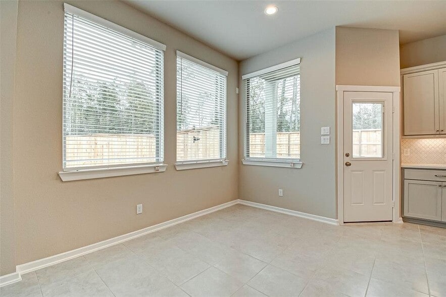 Building Photo - 332 N Spotted Fern Dr
