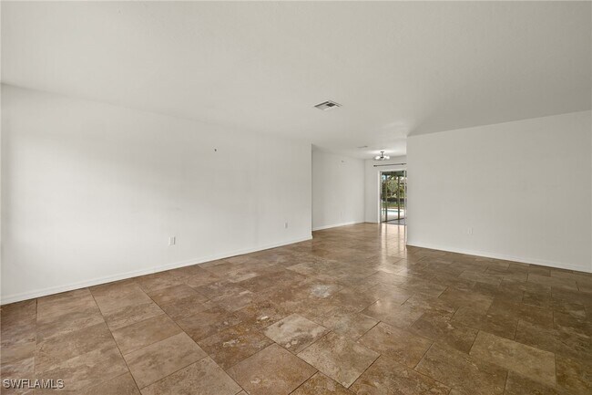 Building Photo - 2150 Aruba Ave