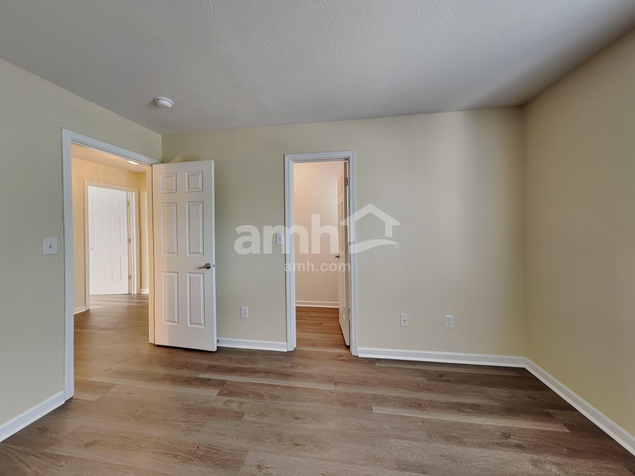 Building Photo - 7674 Pipestone Dr