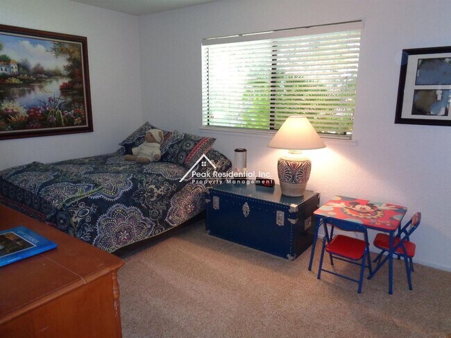 Building Photo - Wonderful Orangevale 3bd/2ba Home with Spa...